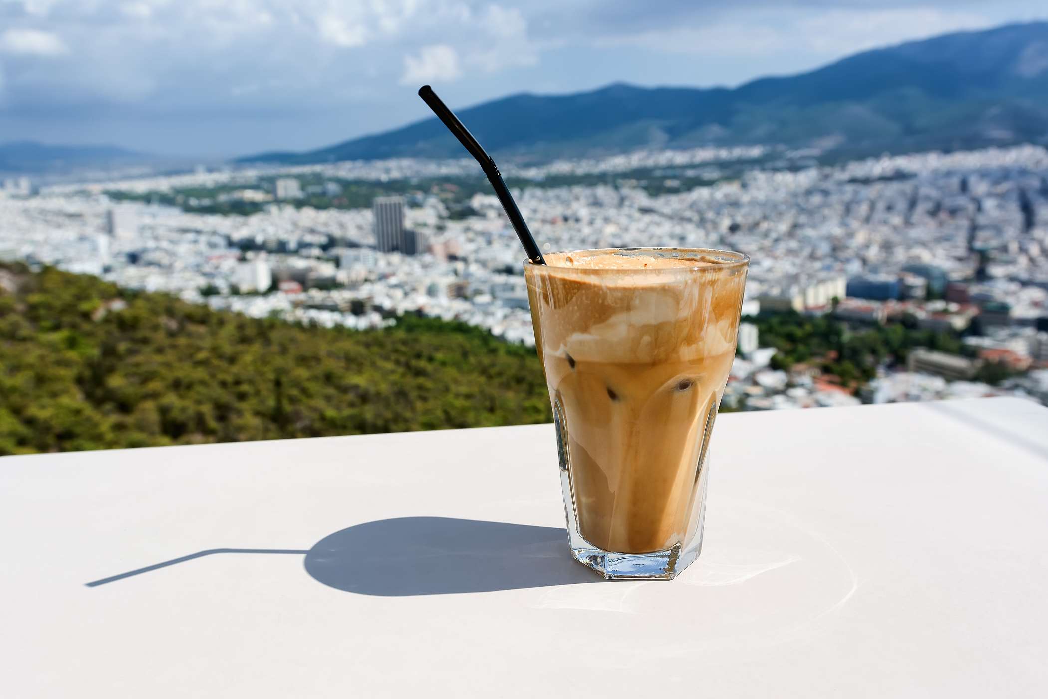 Người Hy Lạp rất thích uống cà phê