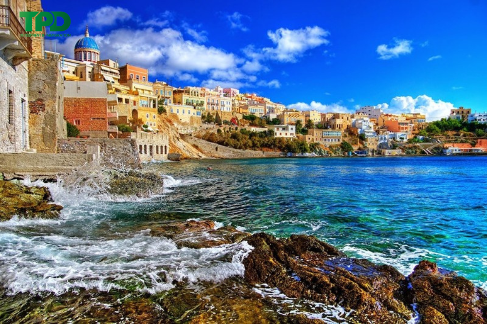 Lý do đảo Syros được bình chọn là một trong những điểm đến hàng đầu