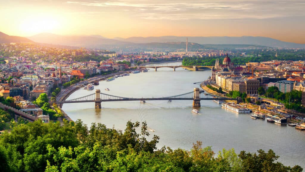 Golden visa Hungary chính thức nhận hồ sơ lại