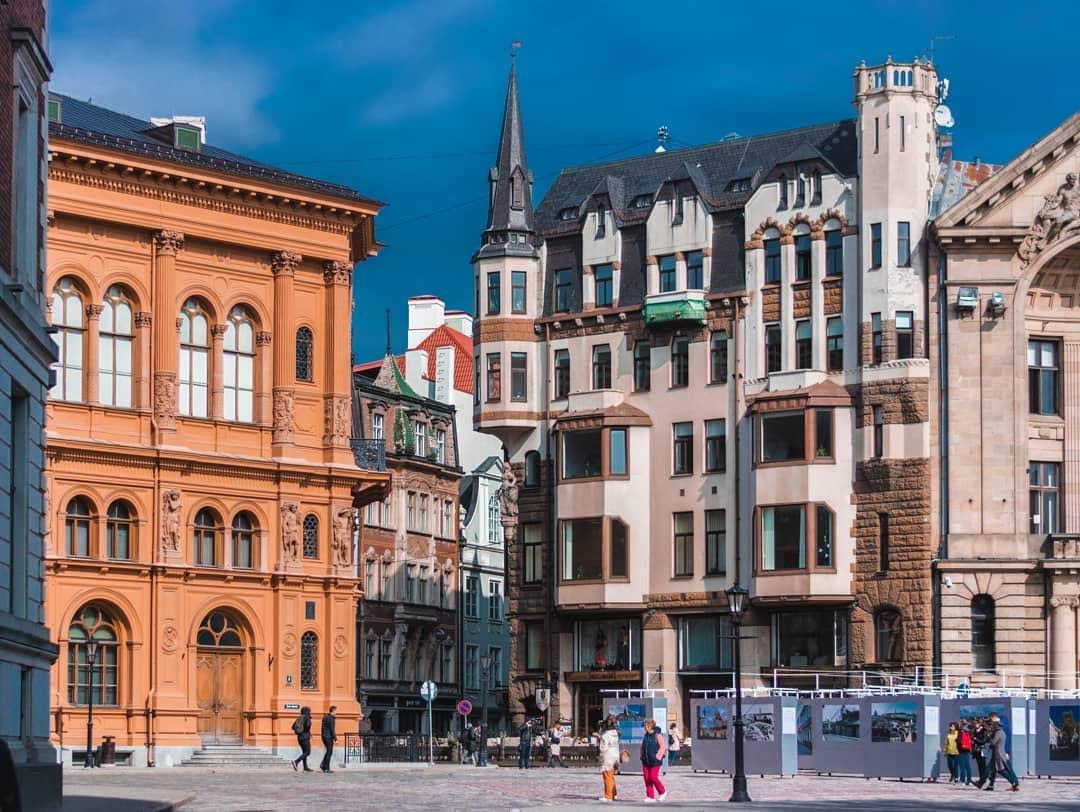 chi phí định cư latvia