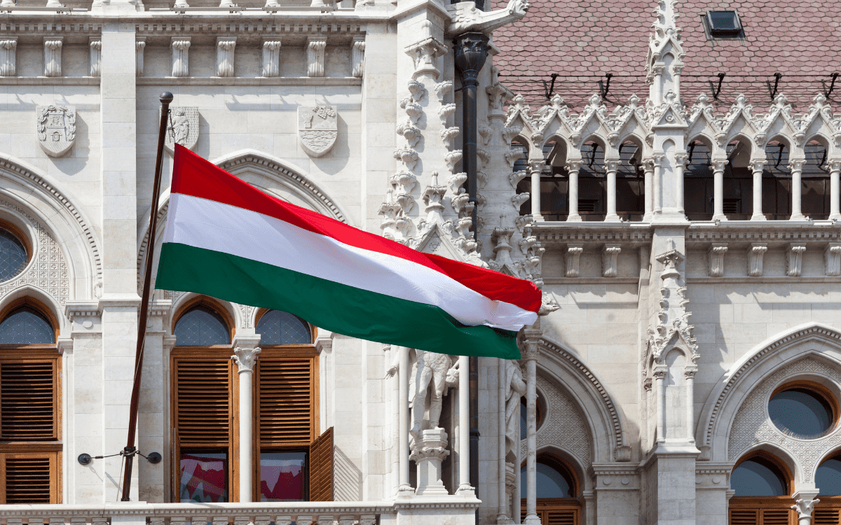 định cư hungary 2025