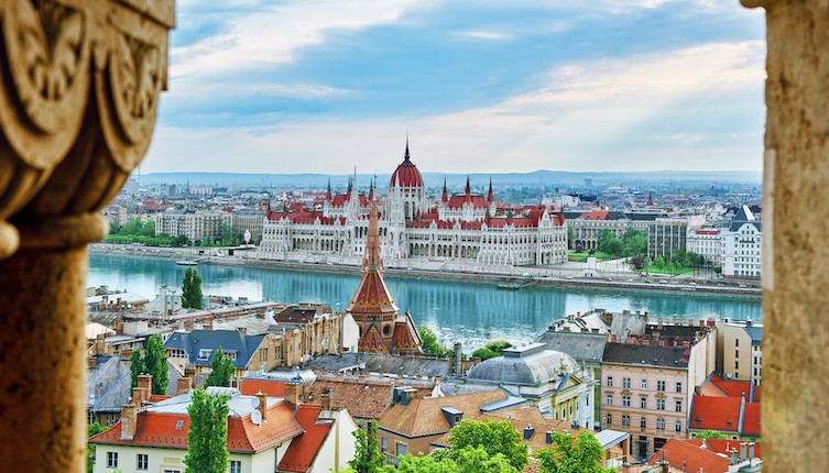 định cư hungary 2025