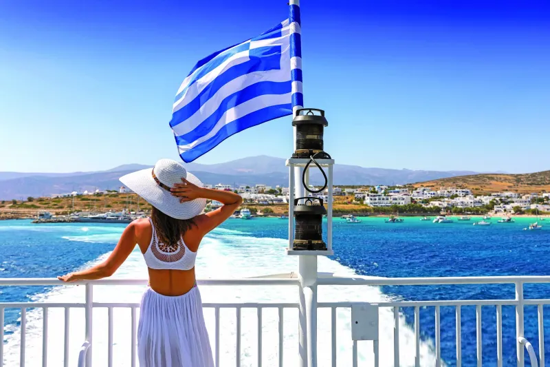 1200 triệu phú chuyển đến Hy Lạp