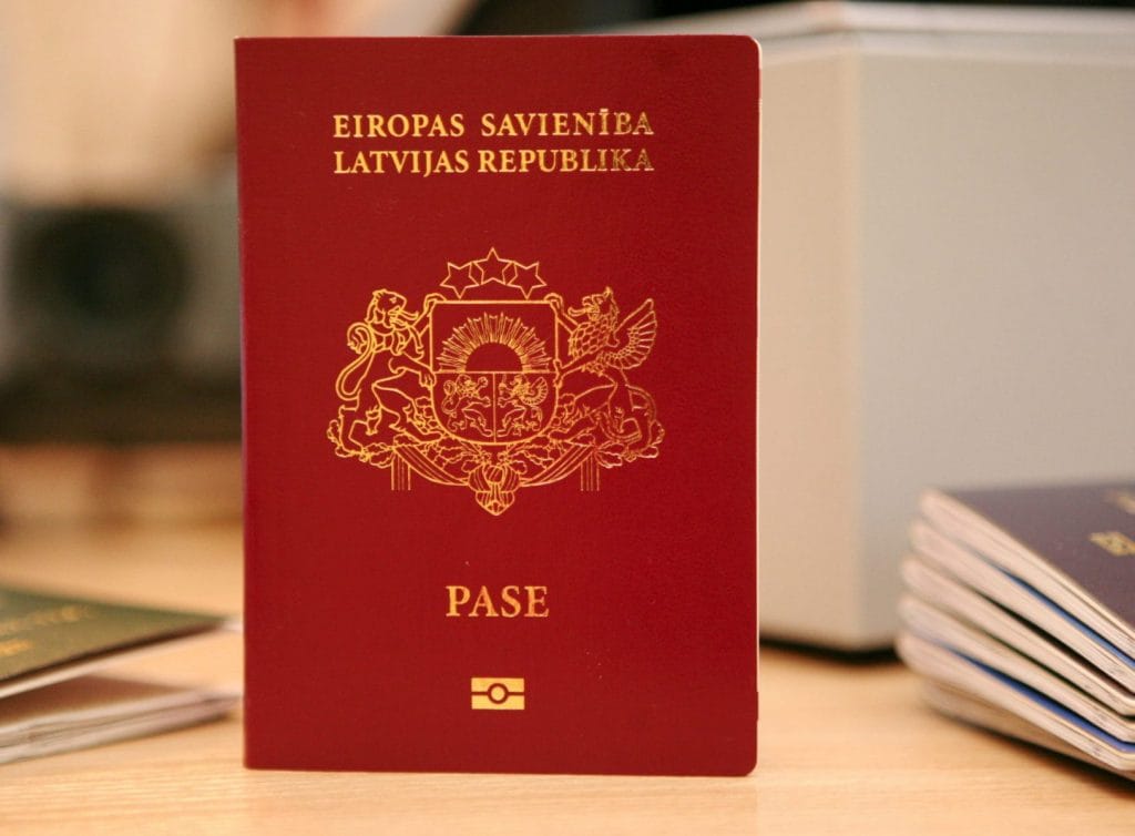 định cư latvia