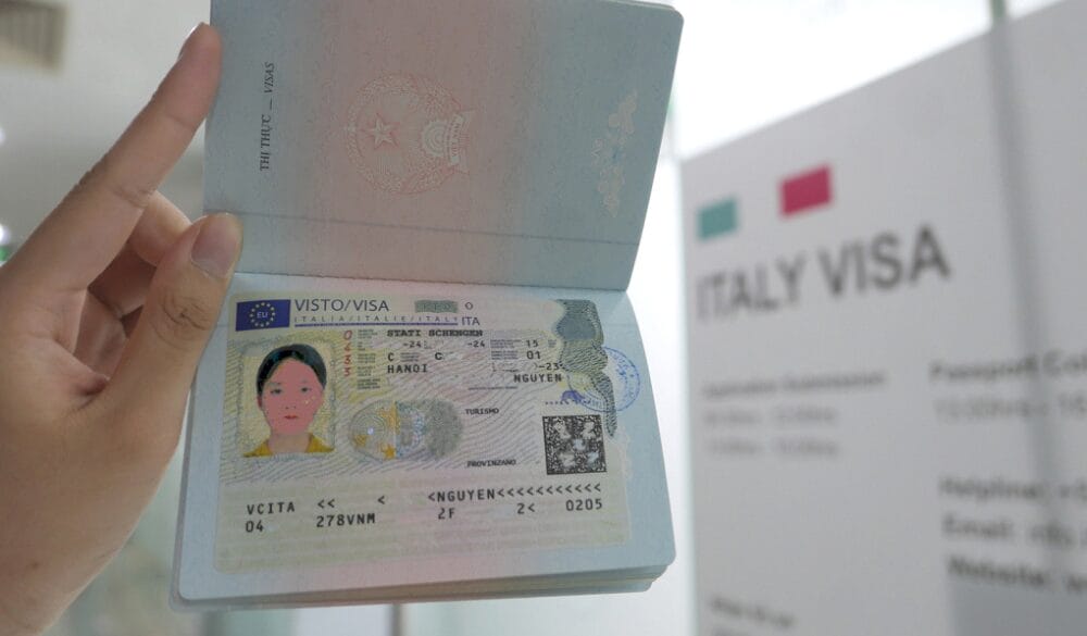 định cư italy