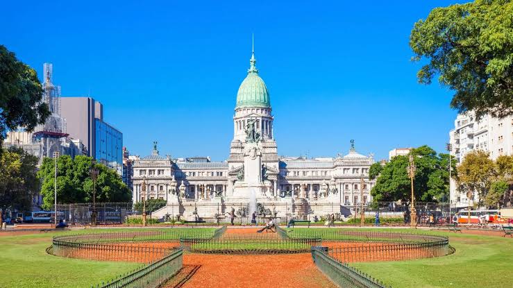 đầu tư quốc tịch Argentina